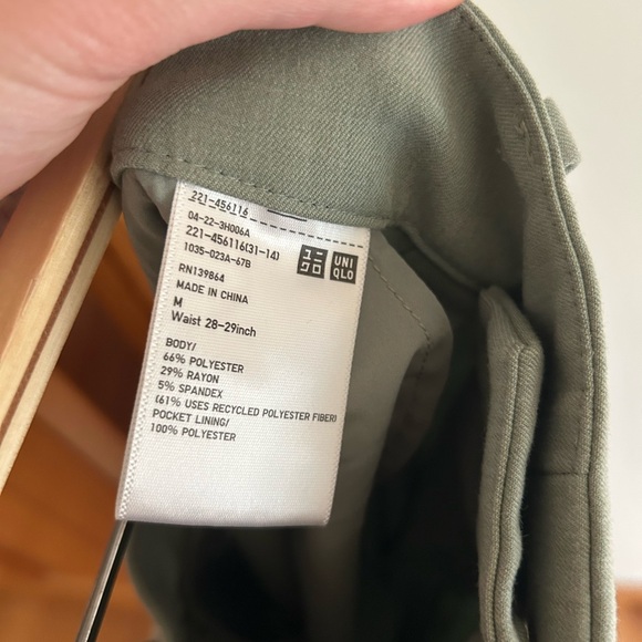 Uniqlo Light Green Pleated Wide Pants Trousers Dress Pants - Picture 6 of 6